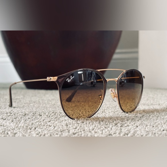 Brand New Never Worn Ray-Ban Sunglasses - Picture 1 of 4